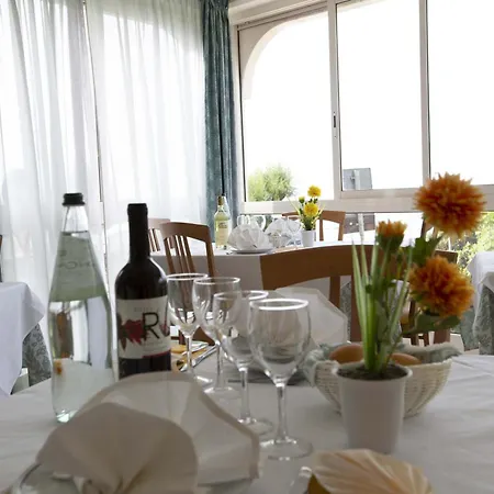 Gloria Hotel 2*