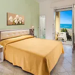 Gloria Hotel 2*