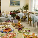فندق Gloria 2*